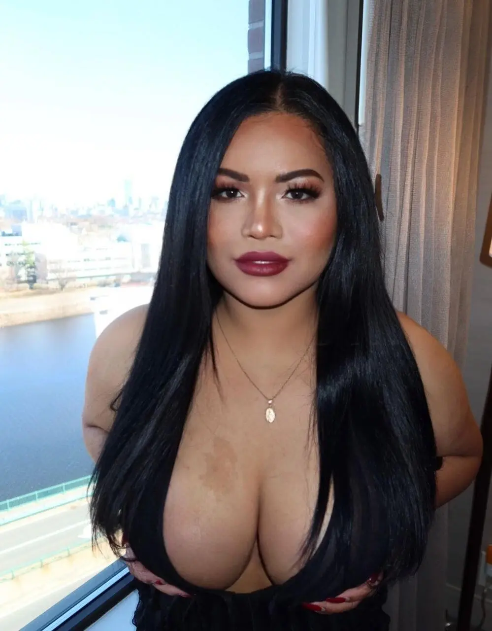 Escort Model MiaRose - 2