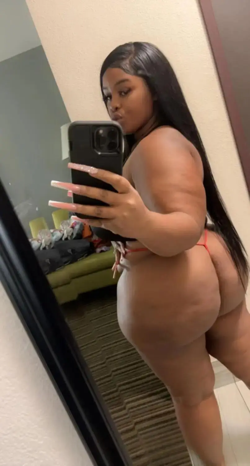 Escort Model Miracle - 2