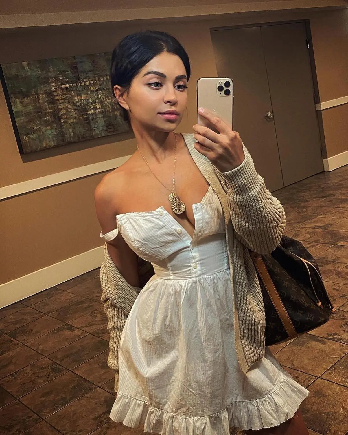 Escort Model Miranowhere - 9