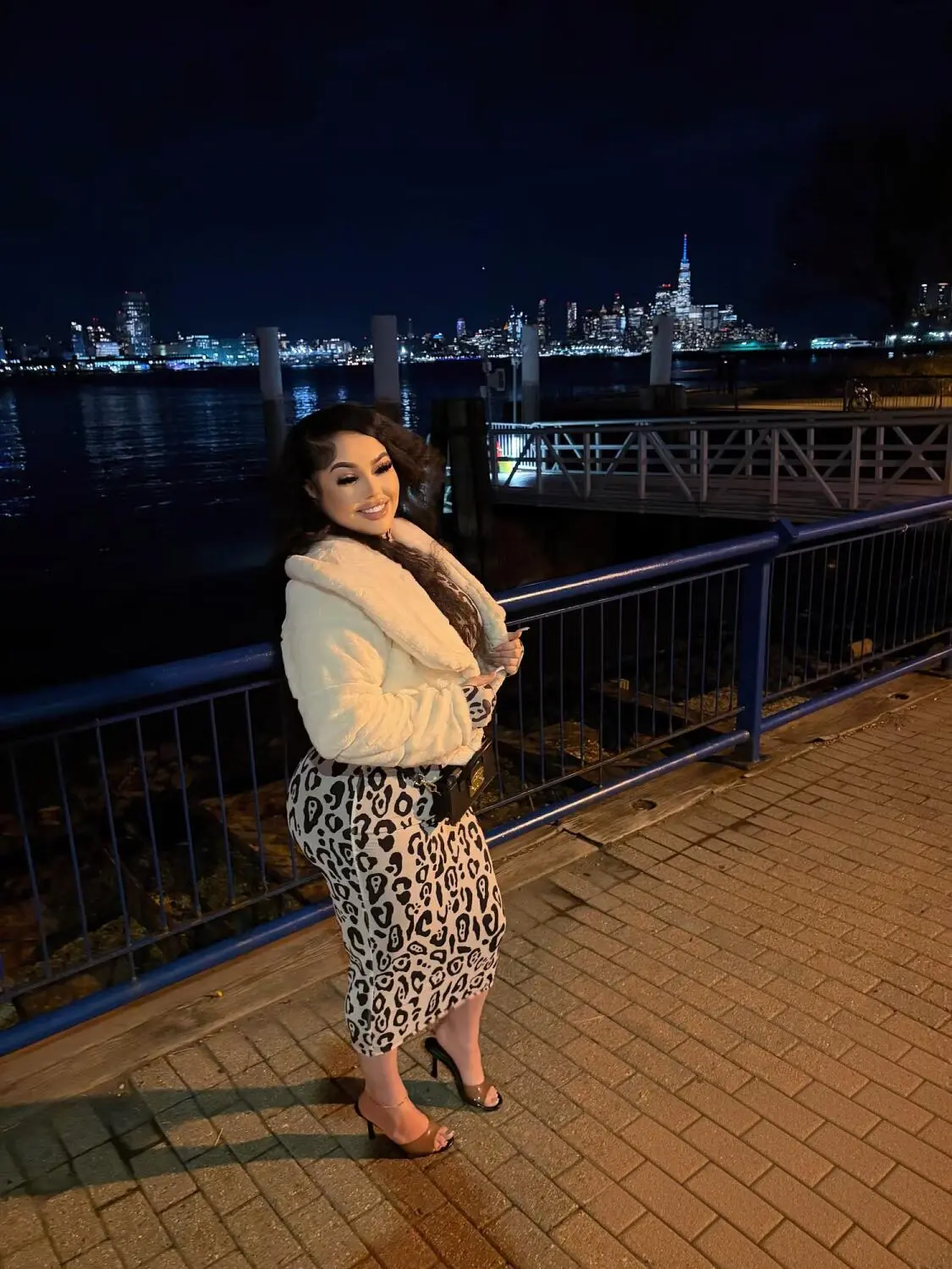 Escort Model Molly Love - 4