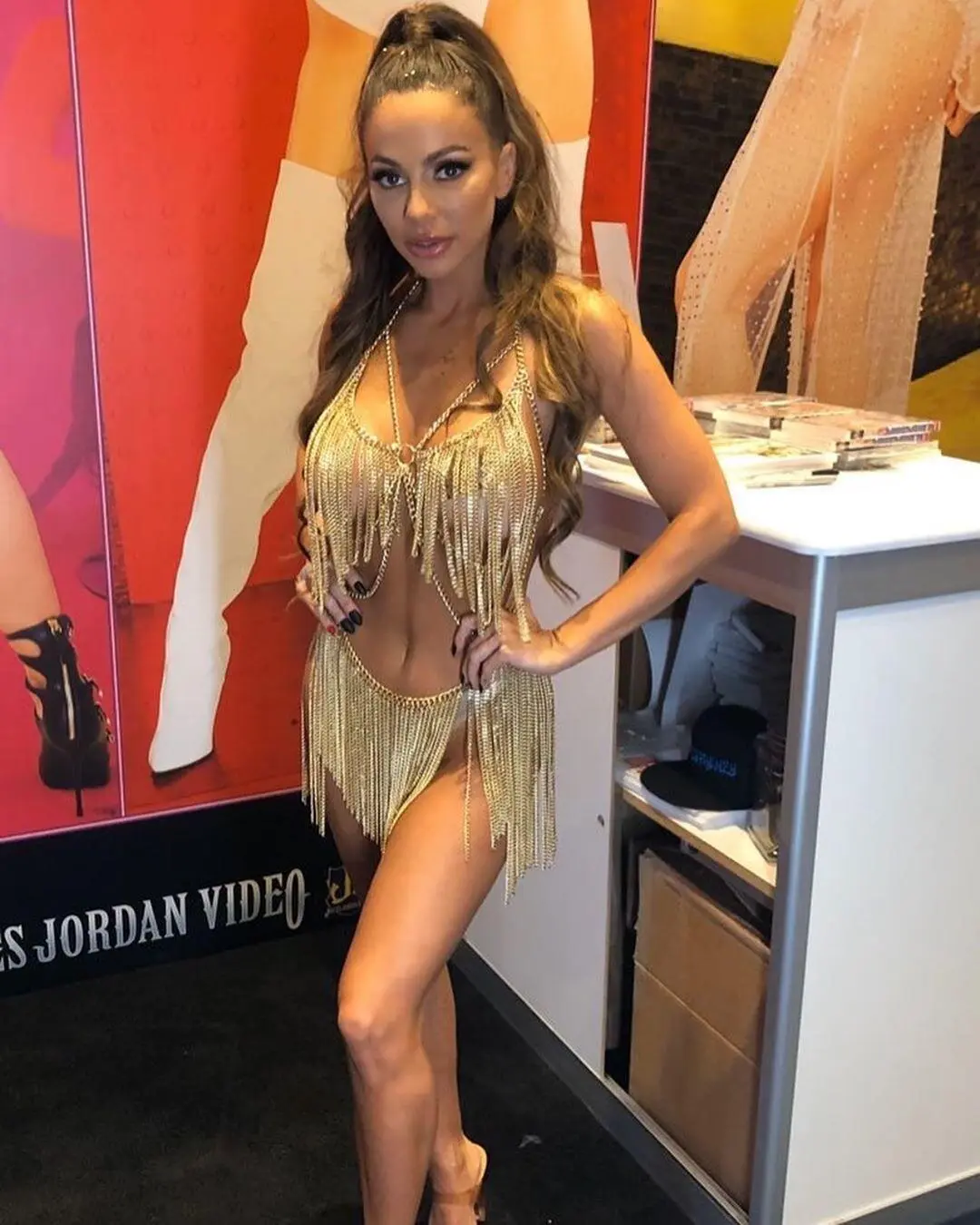 Escort Model MsAbigailMac - 7