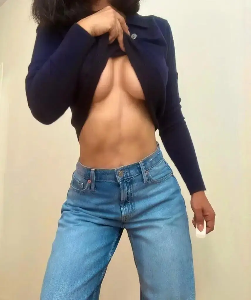 Escort Model Myla - 3
