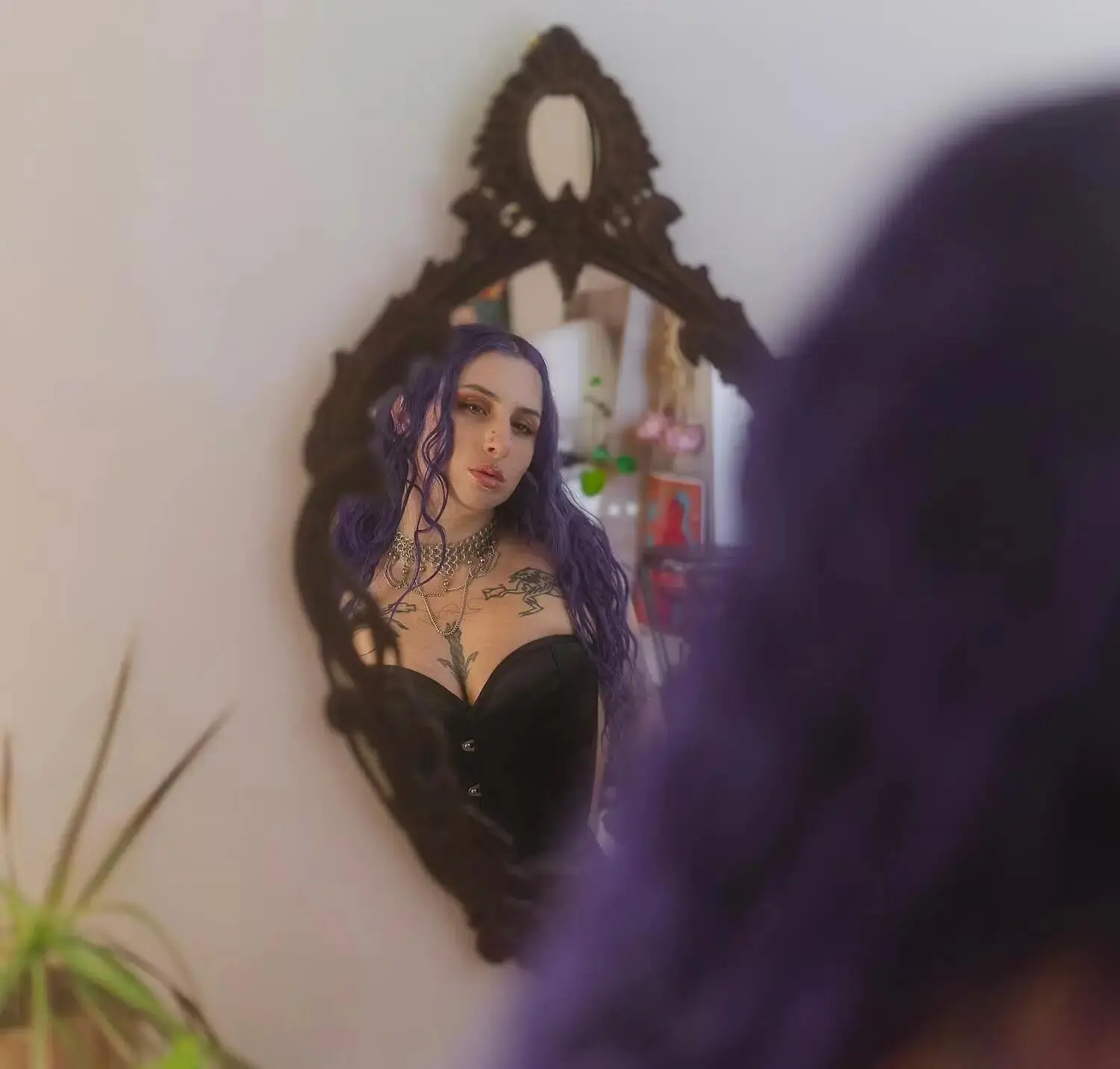 Escort Model Myla Silk - 3