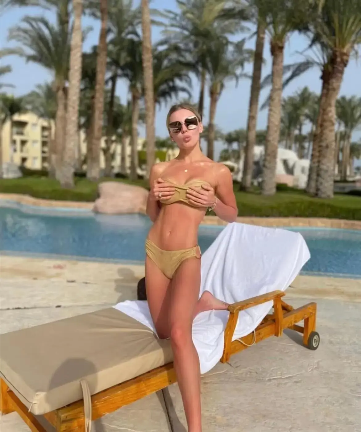 Escort Model Nadia - 2