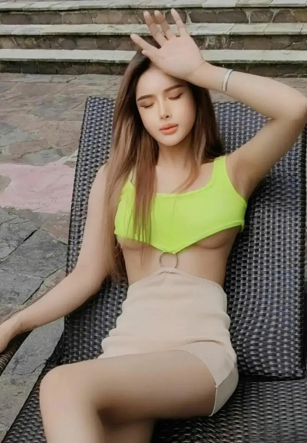 Escort Model Naomi - 4