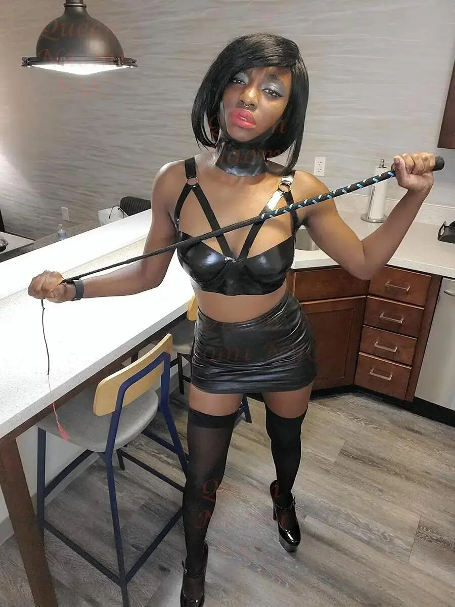 Escort Model Naomi