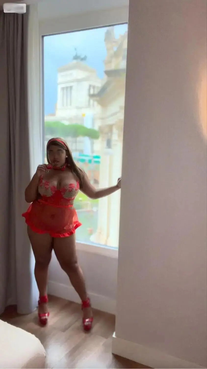Escort Model Nel Sweetz - 3