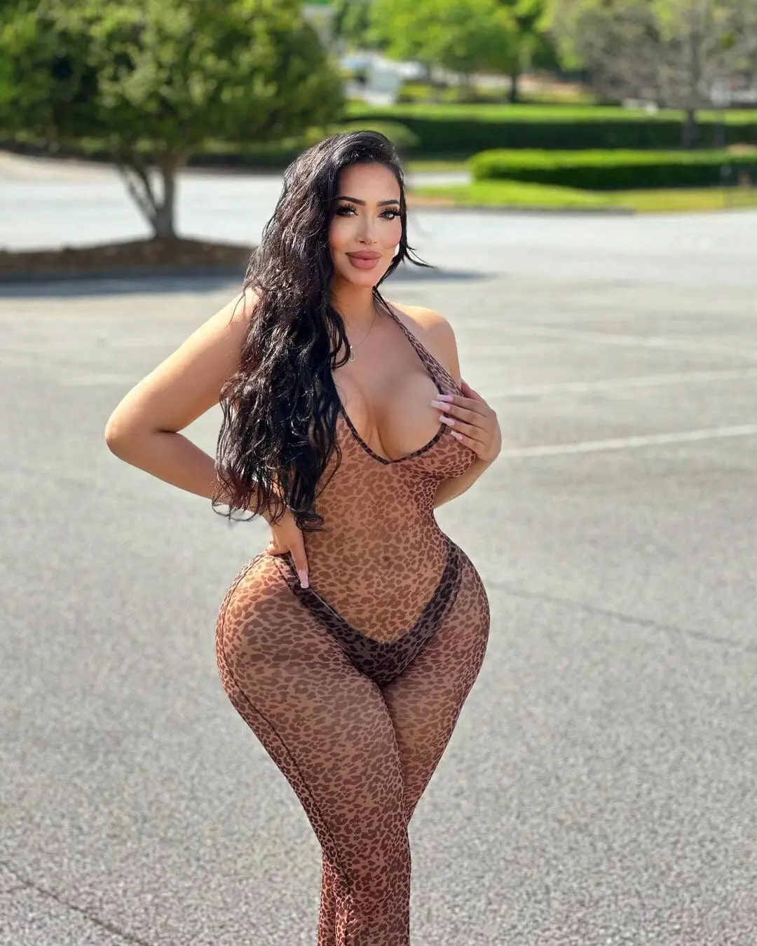 Escort Model Nellife - 2