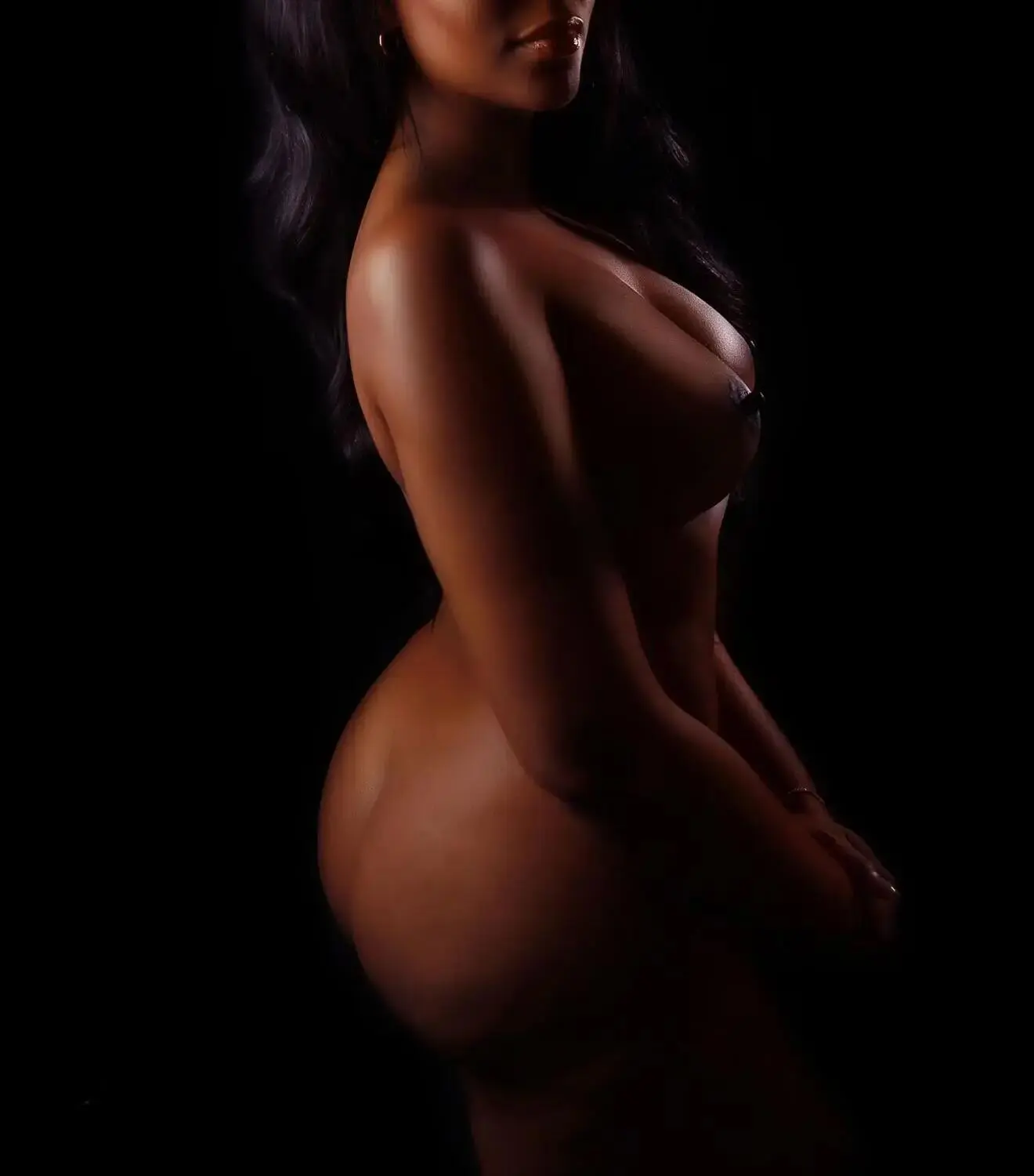 Escort Model Nicki Nuru - 3