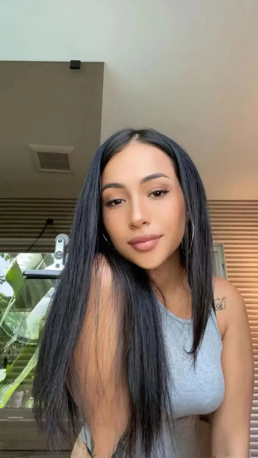 Escort Model NICOLE - 4