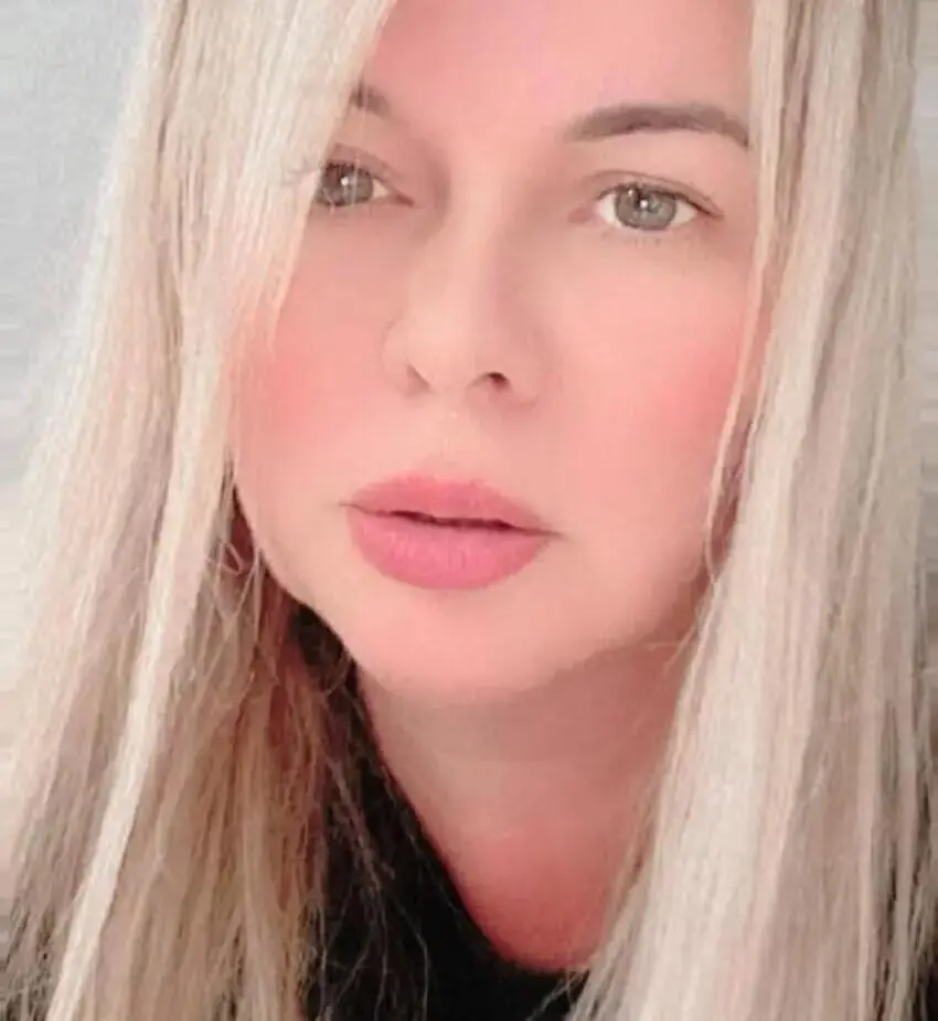 Escort Model Nicole Perrie - 3
