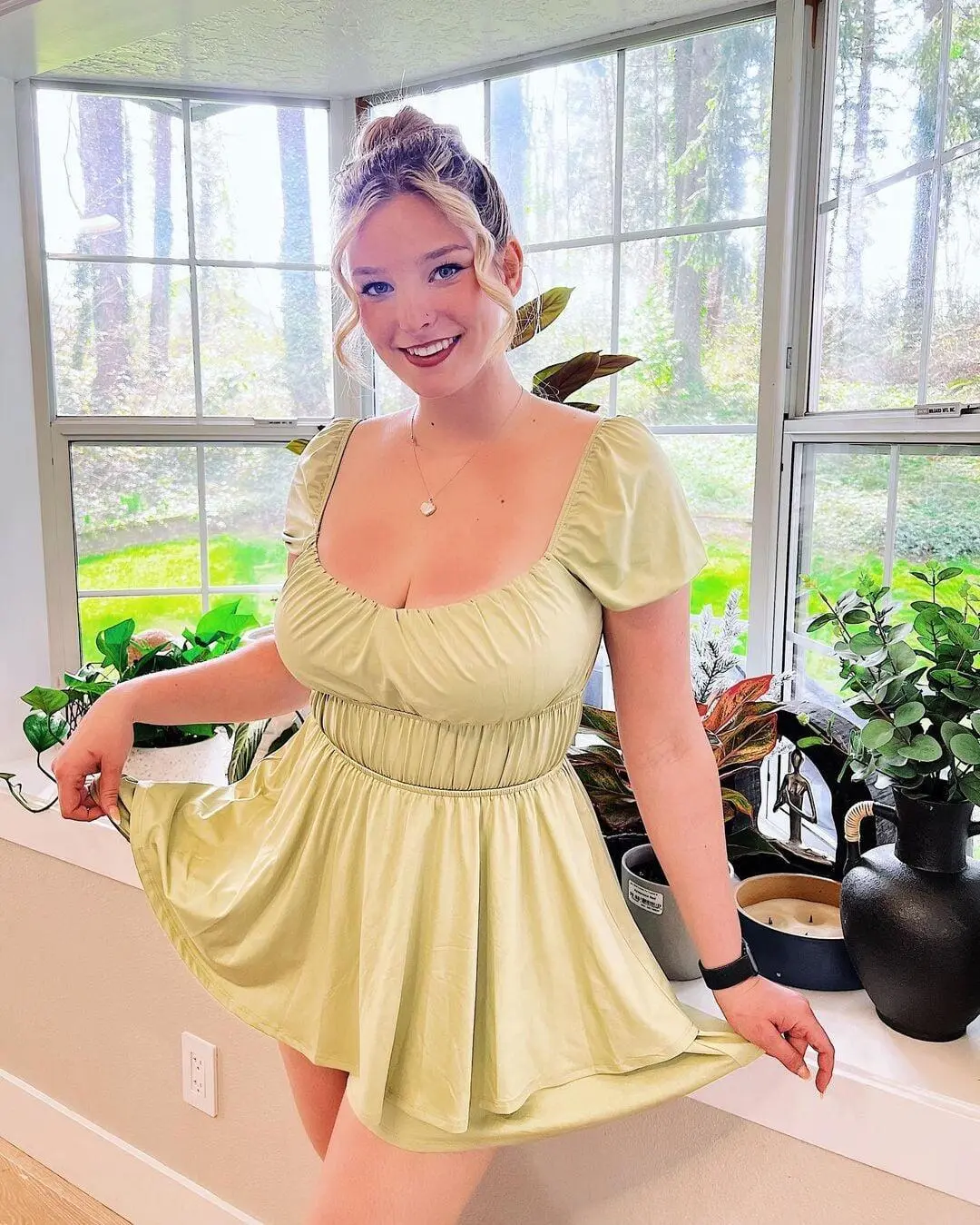 Escort Model Nicole Turnbull - 7