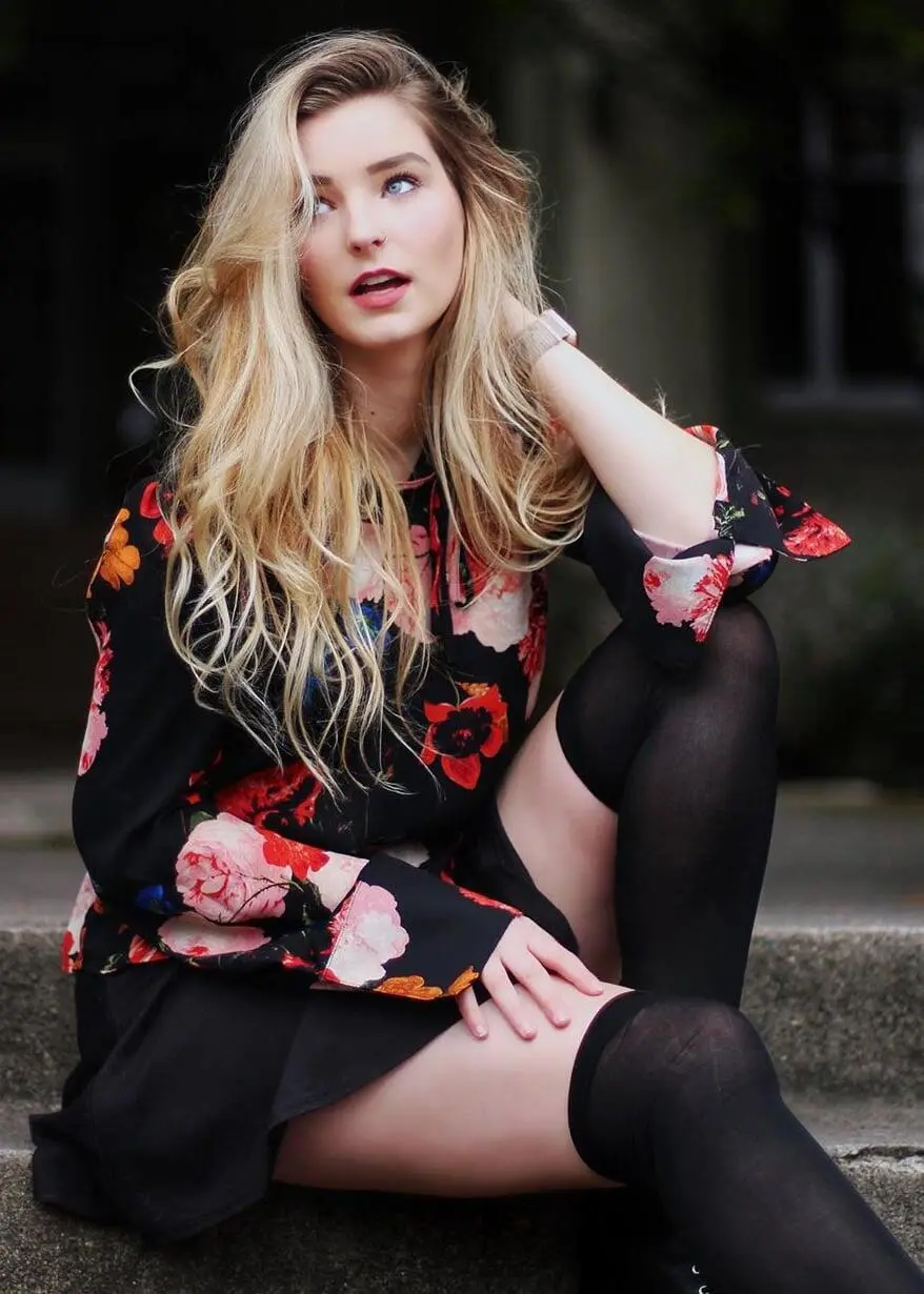 Escort Model Nicole Turnbull - 10