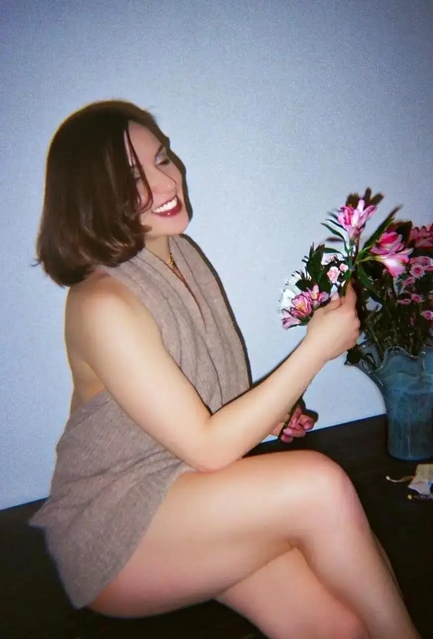 Escort Model Nina - 4