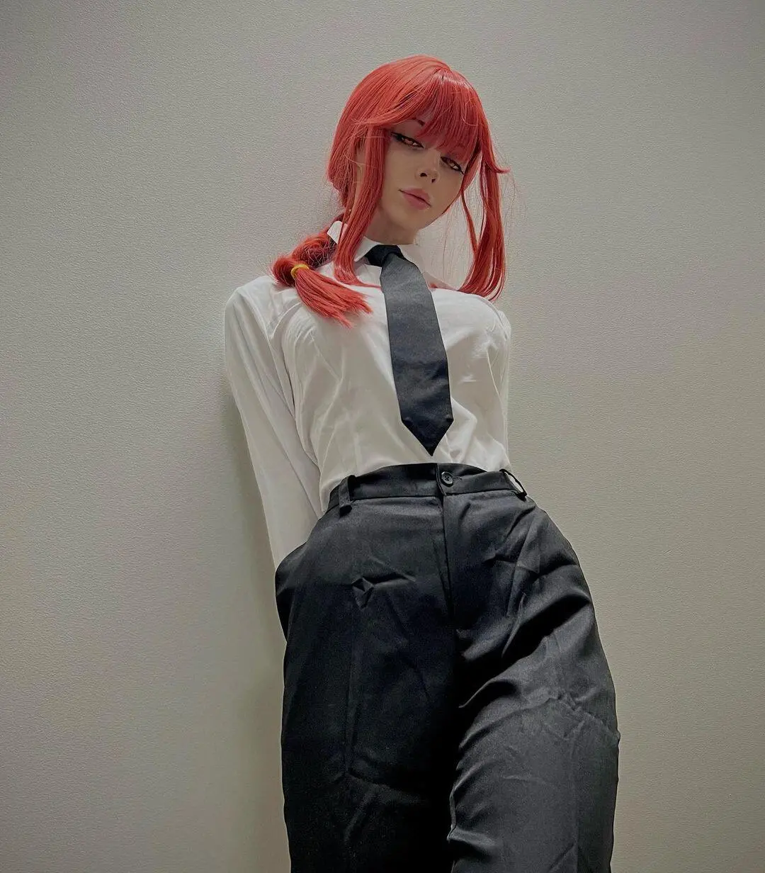 Escort Model Noemie Lili - 3