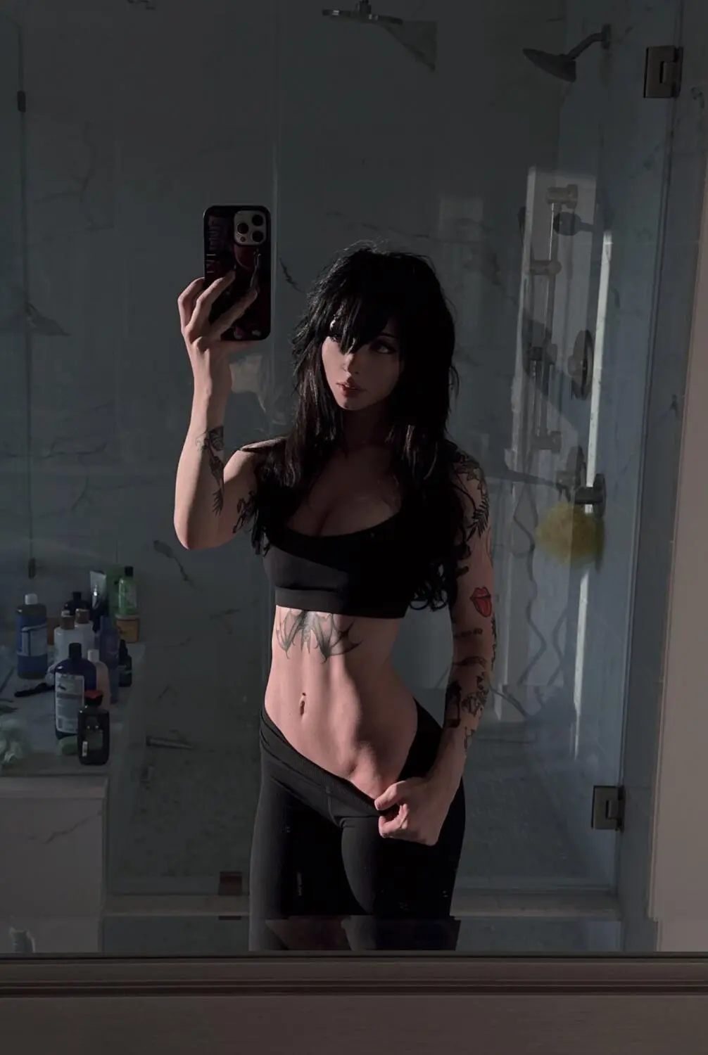 Escort Model Noemie Lili - 4