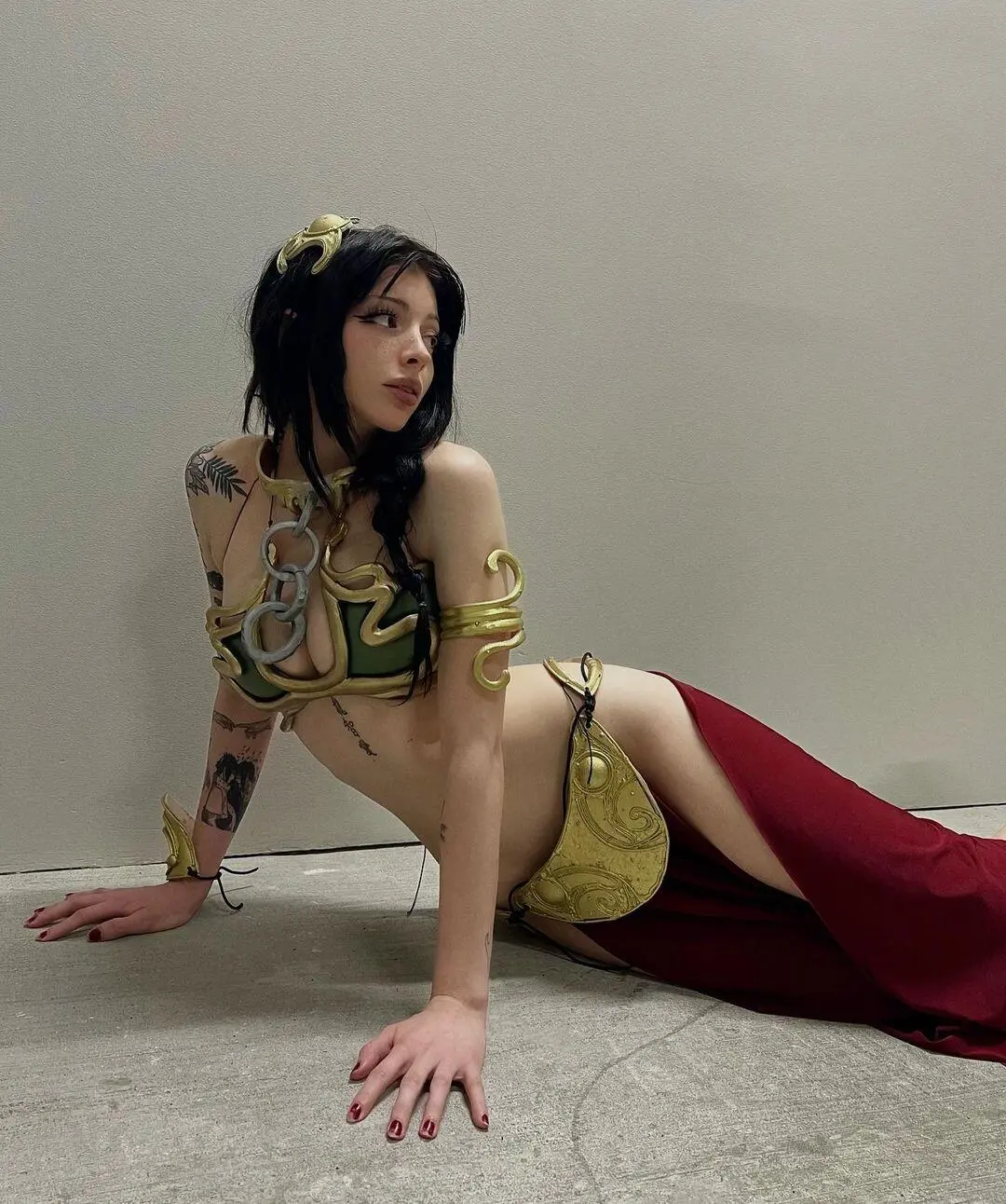 Escort Model Noemie Lili - 10