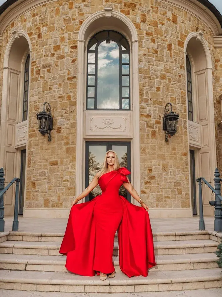 Escort Model North - 4