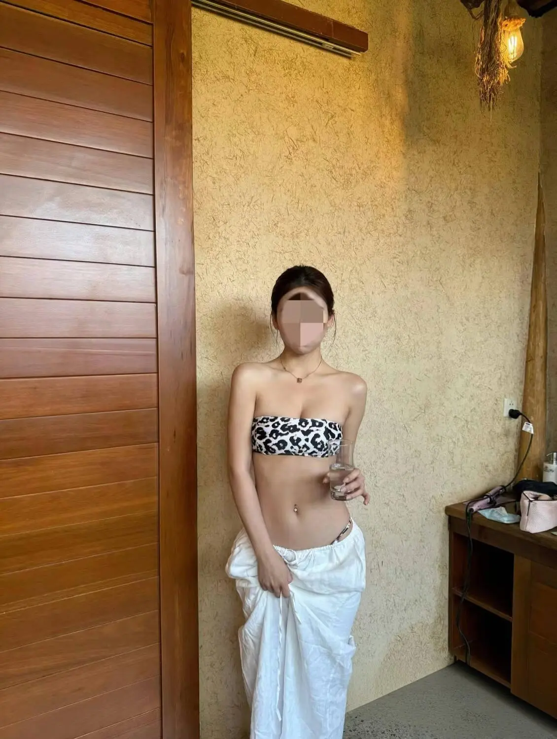 Escort Model Olivia - 4
