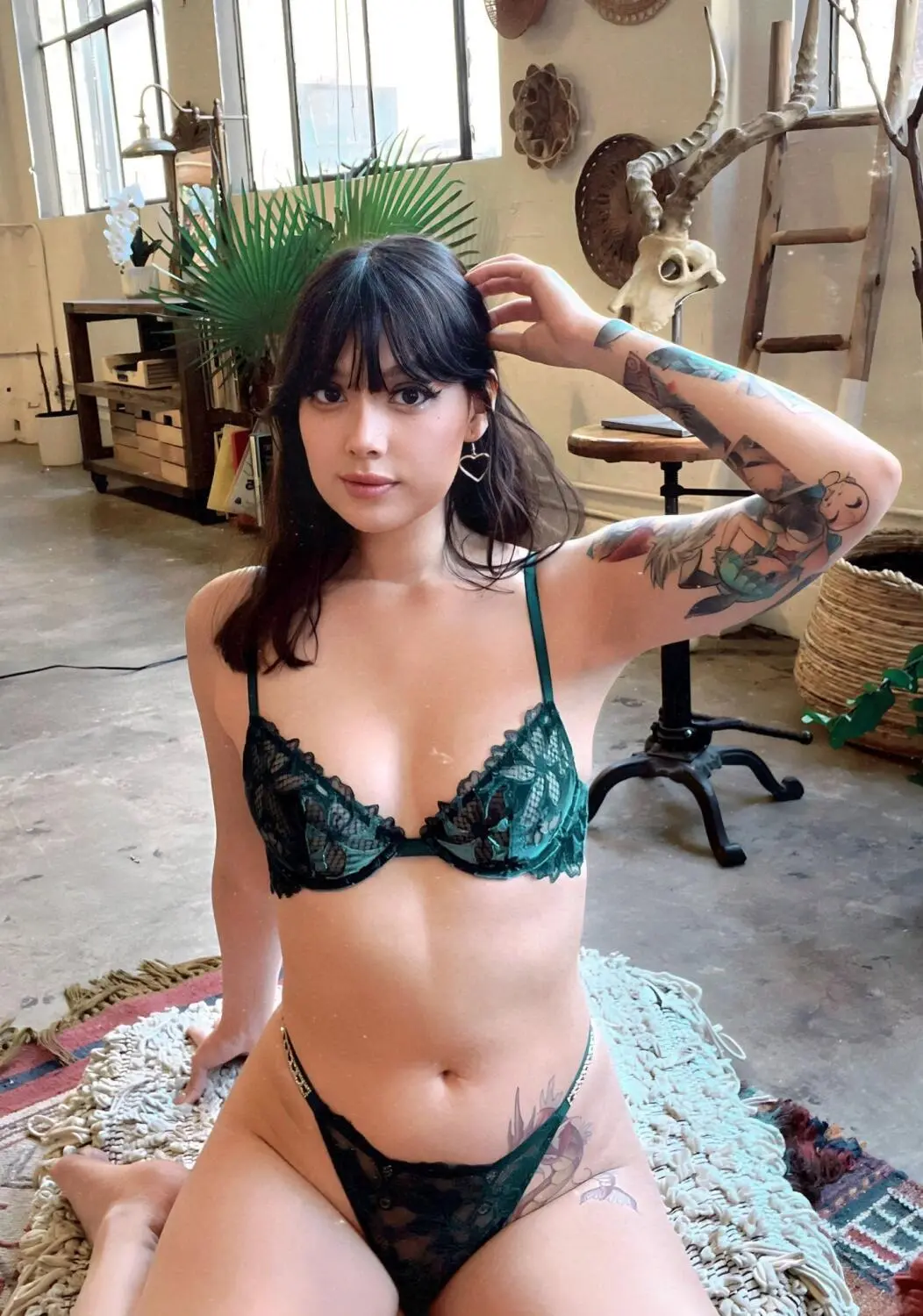 Escort Model OxilleryOF - 7