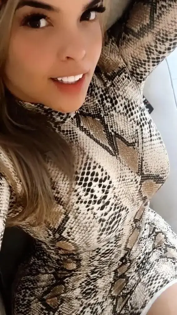 Escort Model Penelope - 3