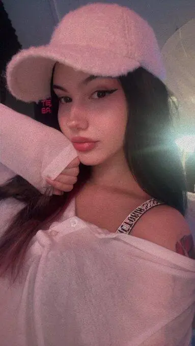 Escort Model PinkDonutX - 4