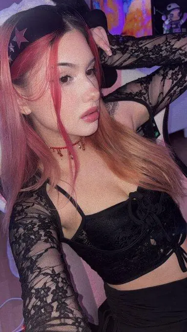 Escort Model PinkDonutX - 8