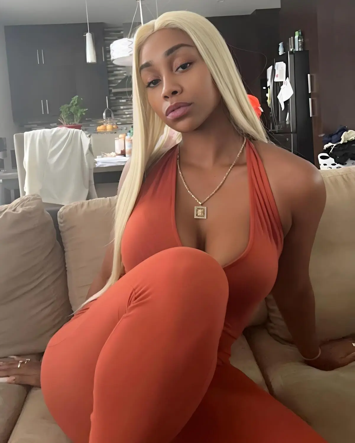 Escort Model PinkyDoll - 2