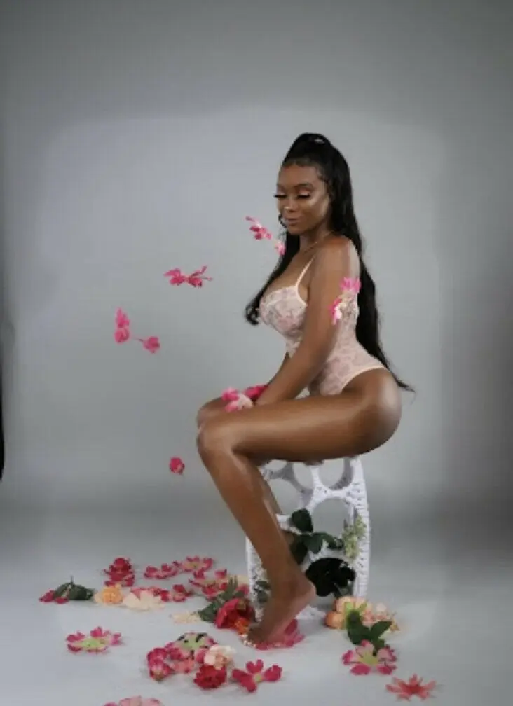 Escort Model Queen Bliss - 2