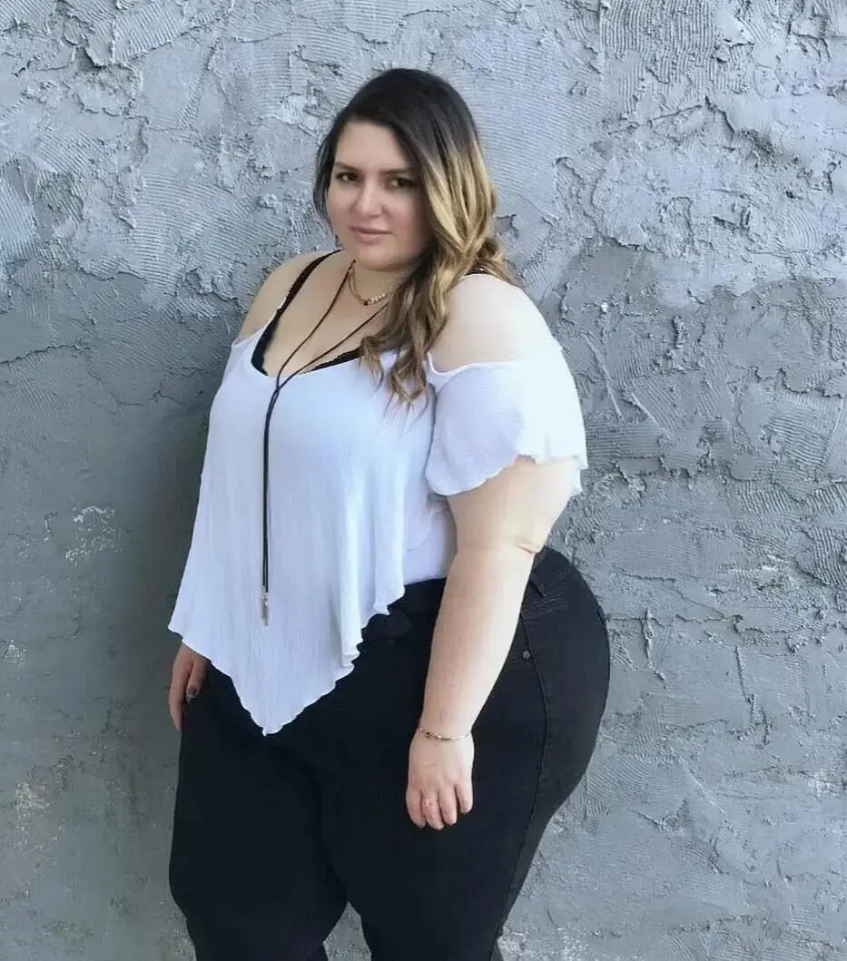 Escort Model Queenie J