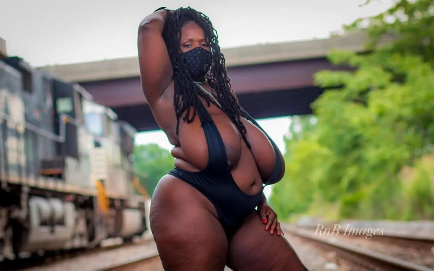 Escort Model Renee Sinclaire