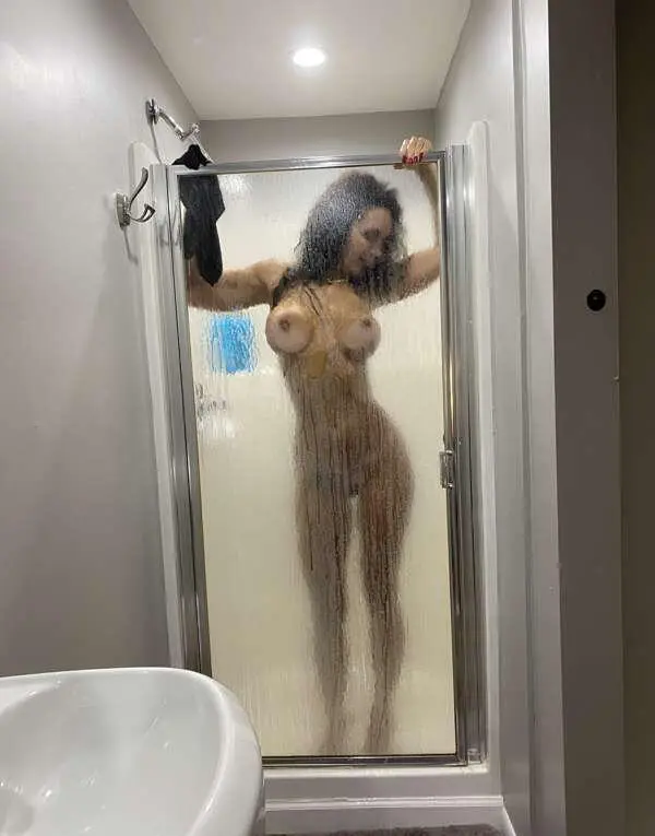 Escort Model ReyReyMarie