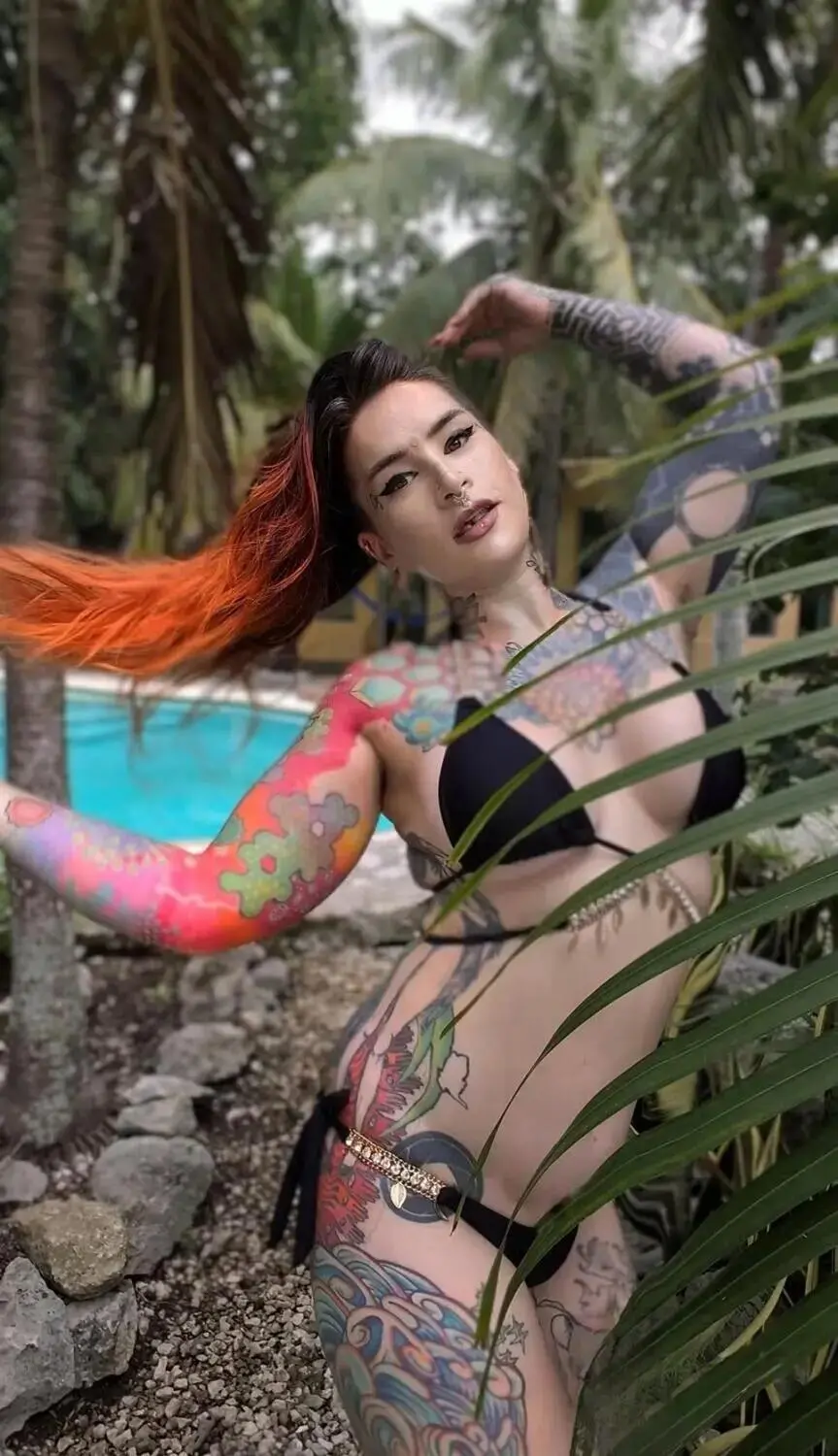 Escort Model Robin Ardeur - 5