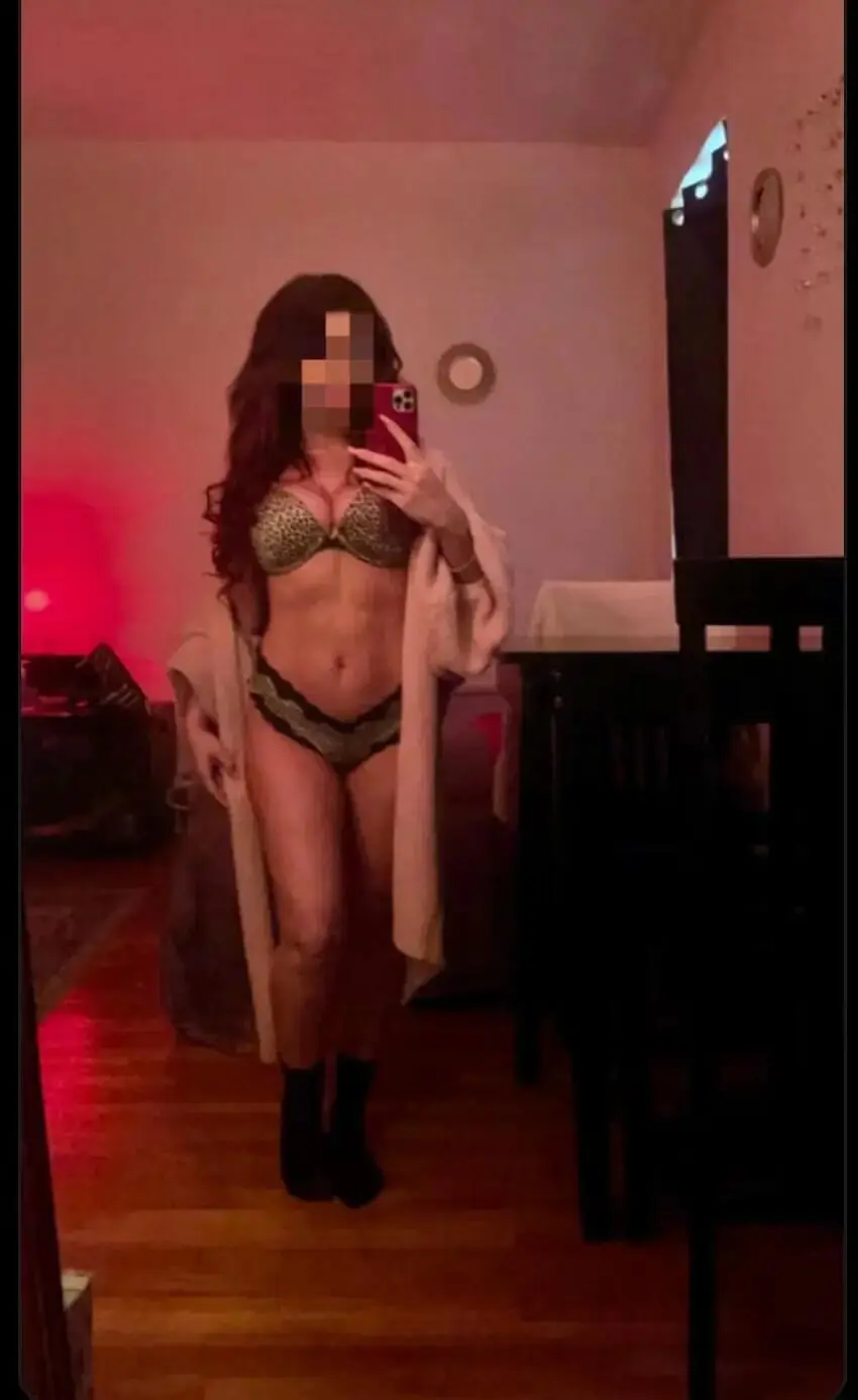 Escort Model Sabrina - 2
