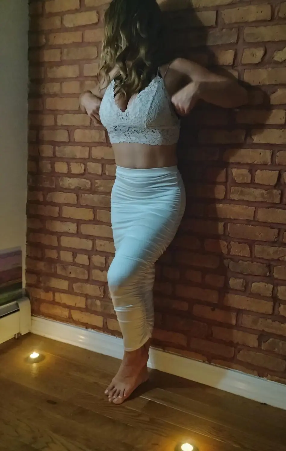 Escort Model Saffron - 4