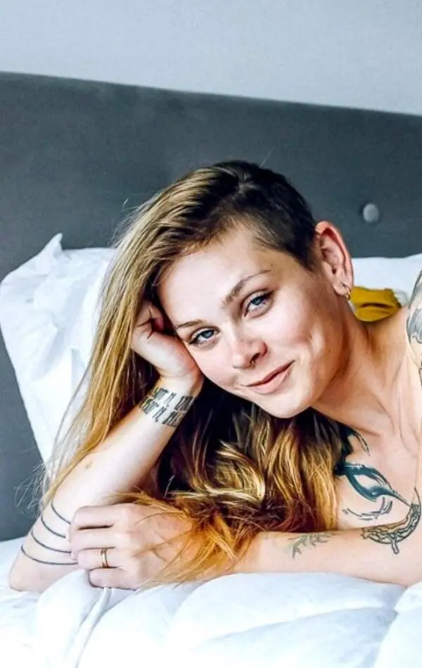 Escort Model Sammnextdoor - 8