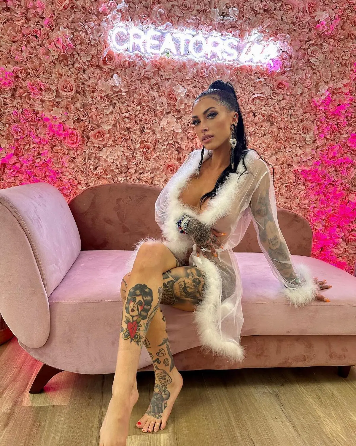 Escort Model Sania Mallory - 8
