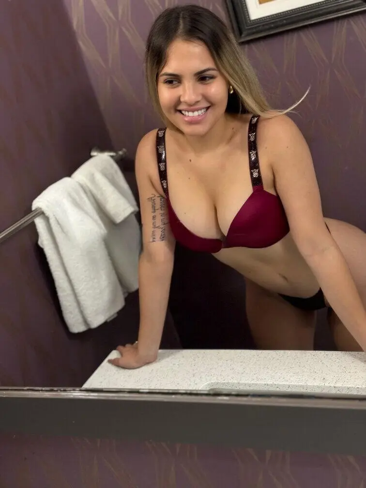 Escort Model Sara