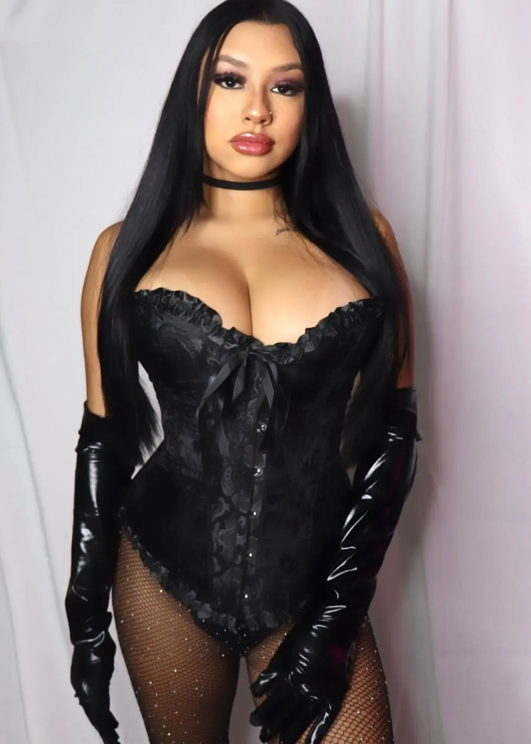 Escort Model Sari xo