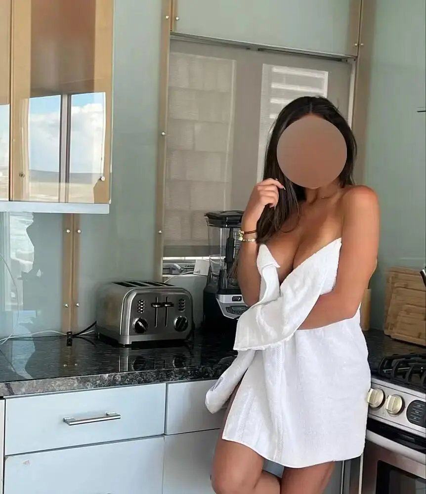 Escort Model Sasha Madison - 3