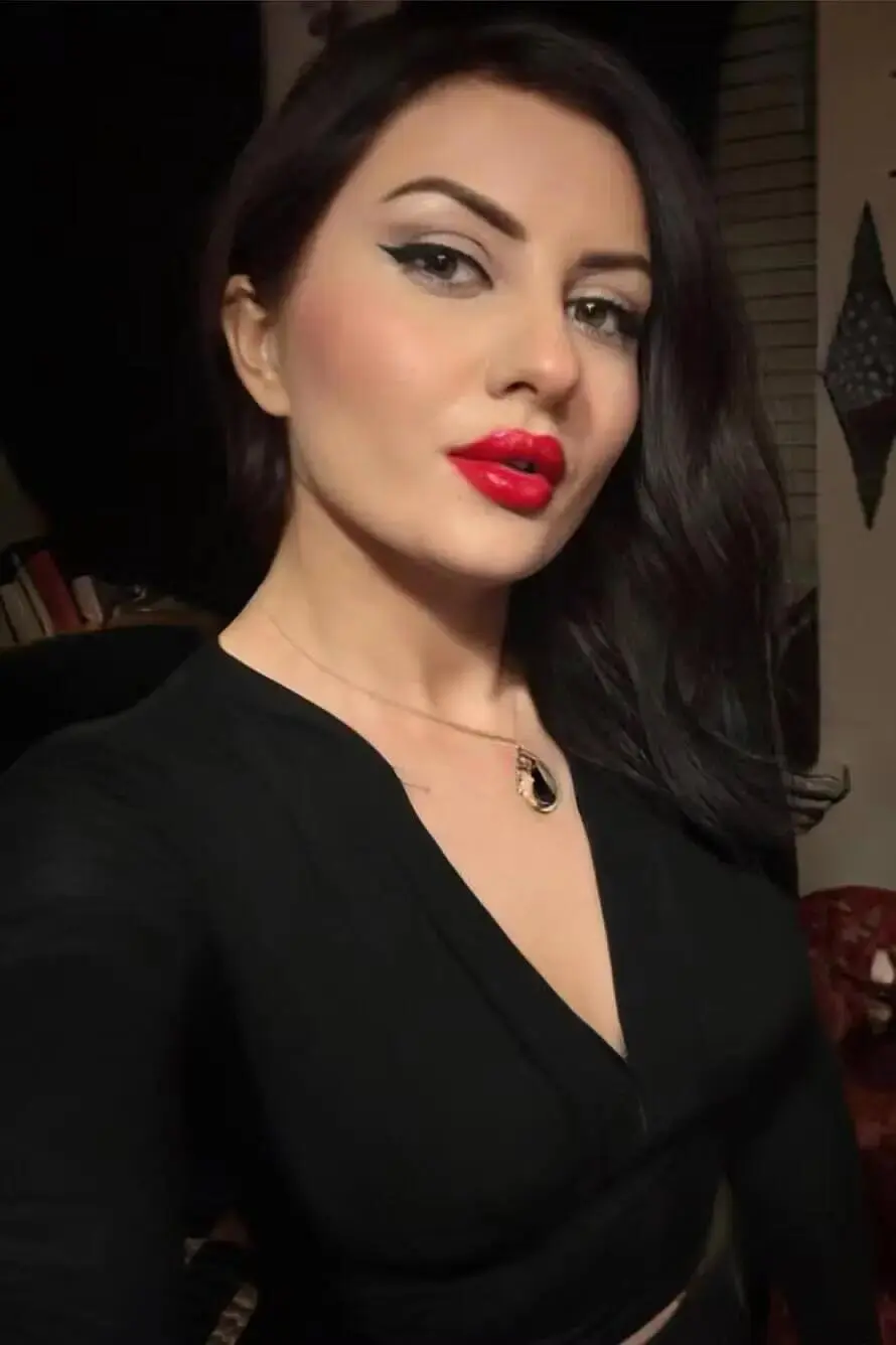 Escort Model Shakti - 4