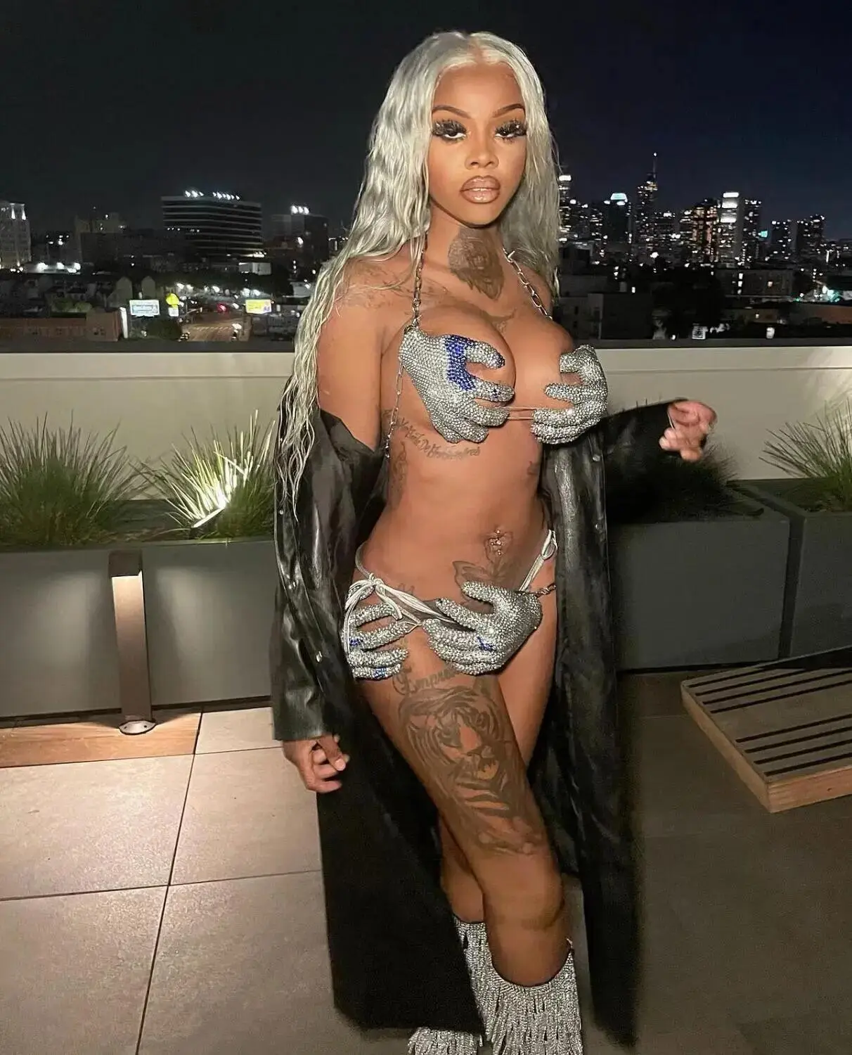 Escort Model Shay - 2