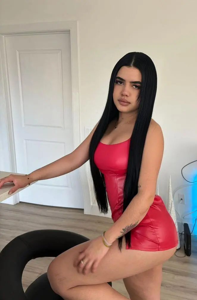 Escort Model Sheila - 4