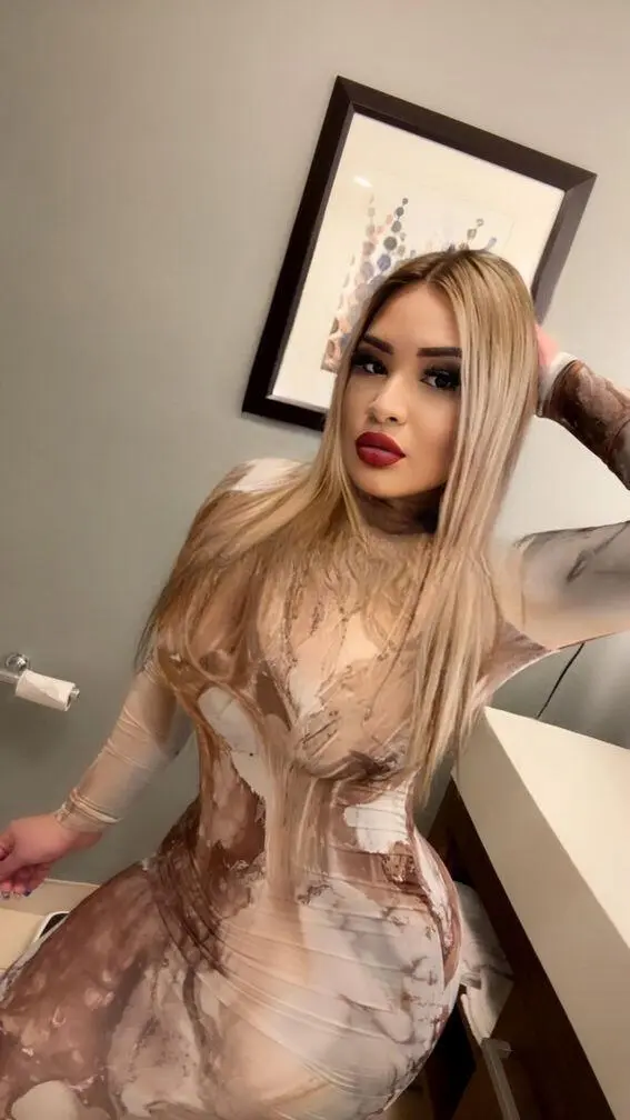 Escort Model Sophia - 3