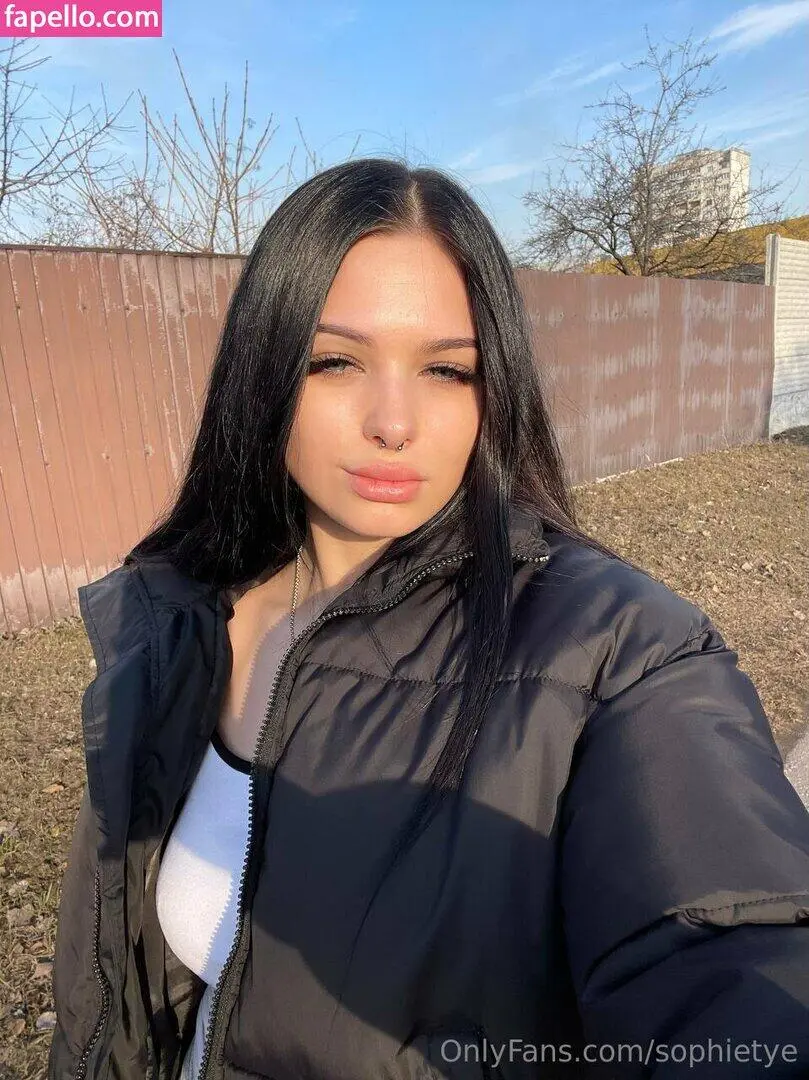 Escort Model Sophietye - 3