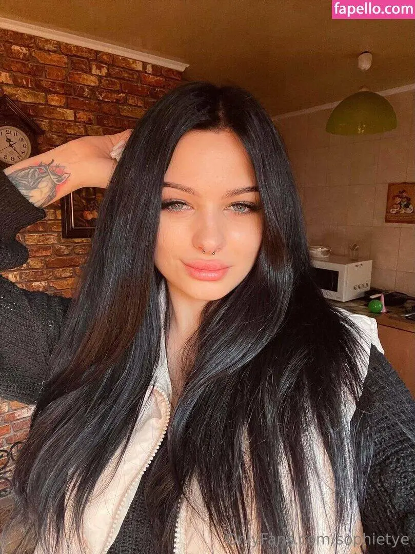 Escort Model Sophietye - 5