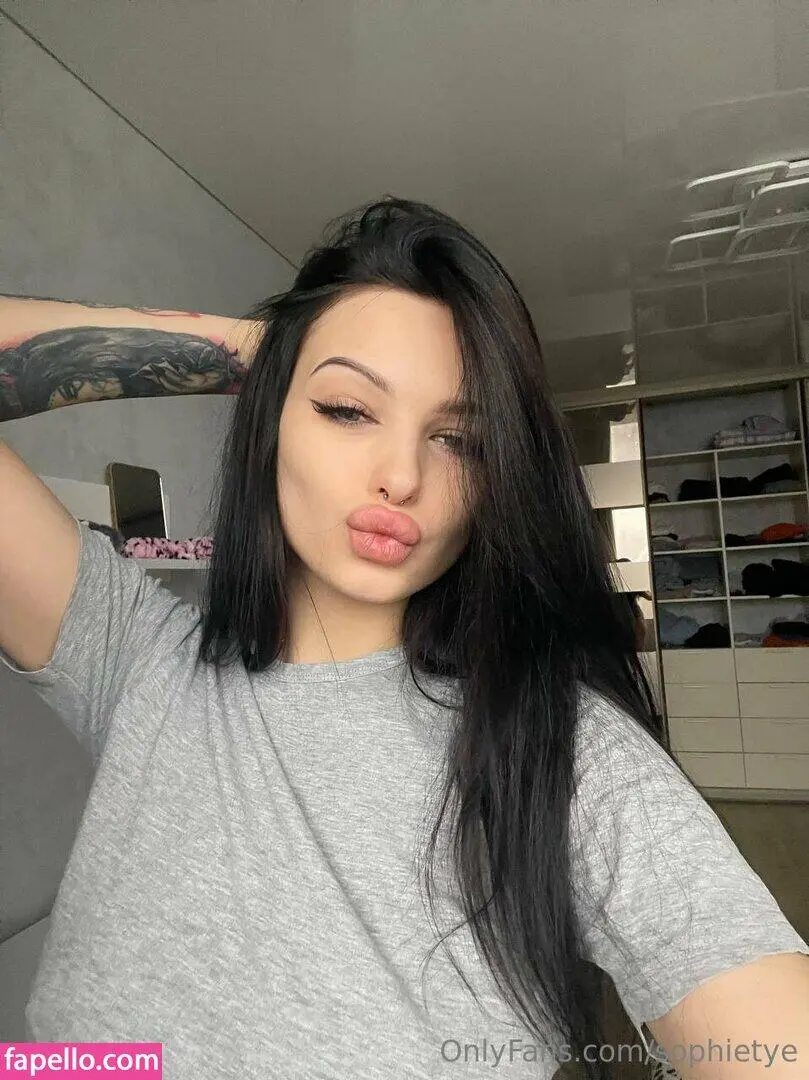 Escort Model Sophietye - 6