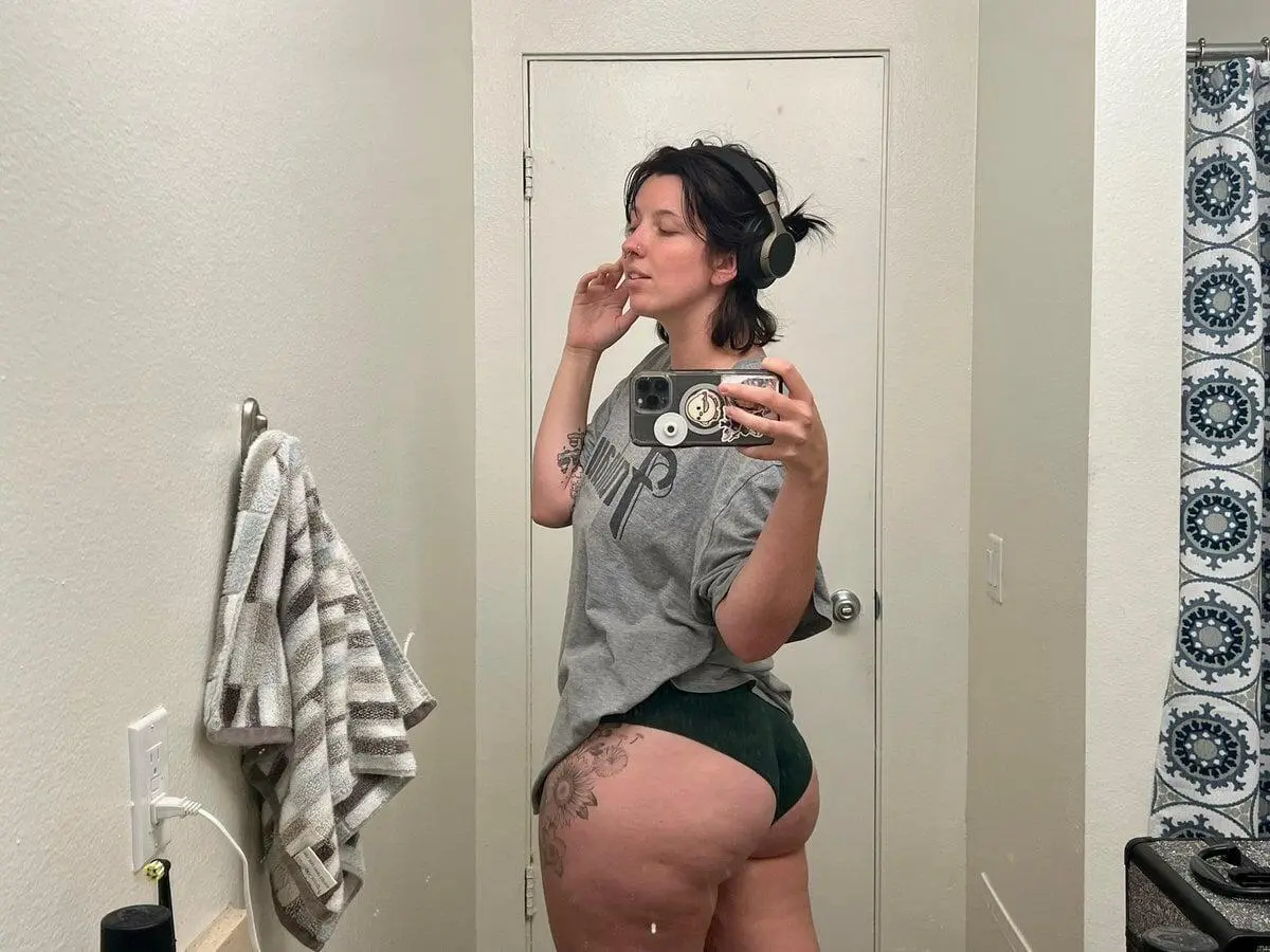 Escort Model SunnySunrays - 5