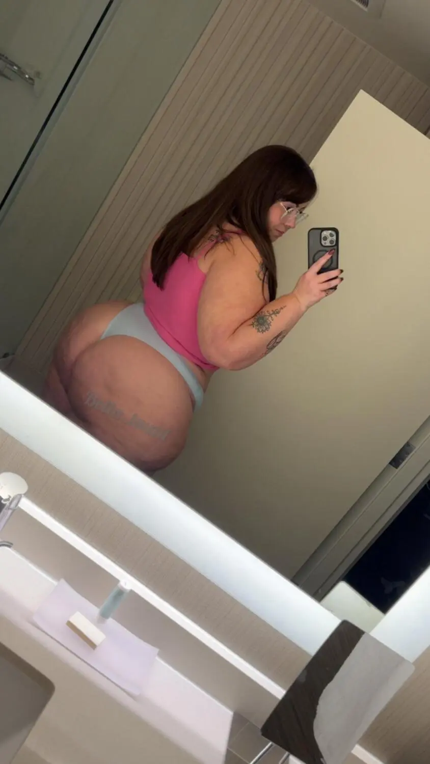 Escort Model ThiccKandy - 2