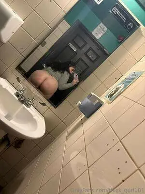 Escort Model Thick_gurl101 - 9